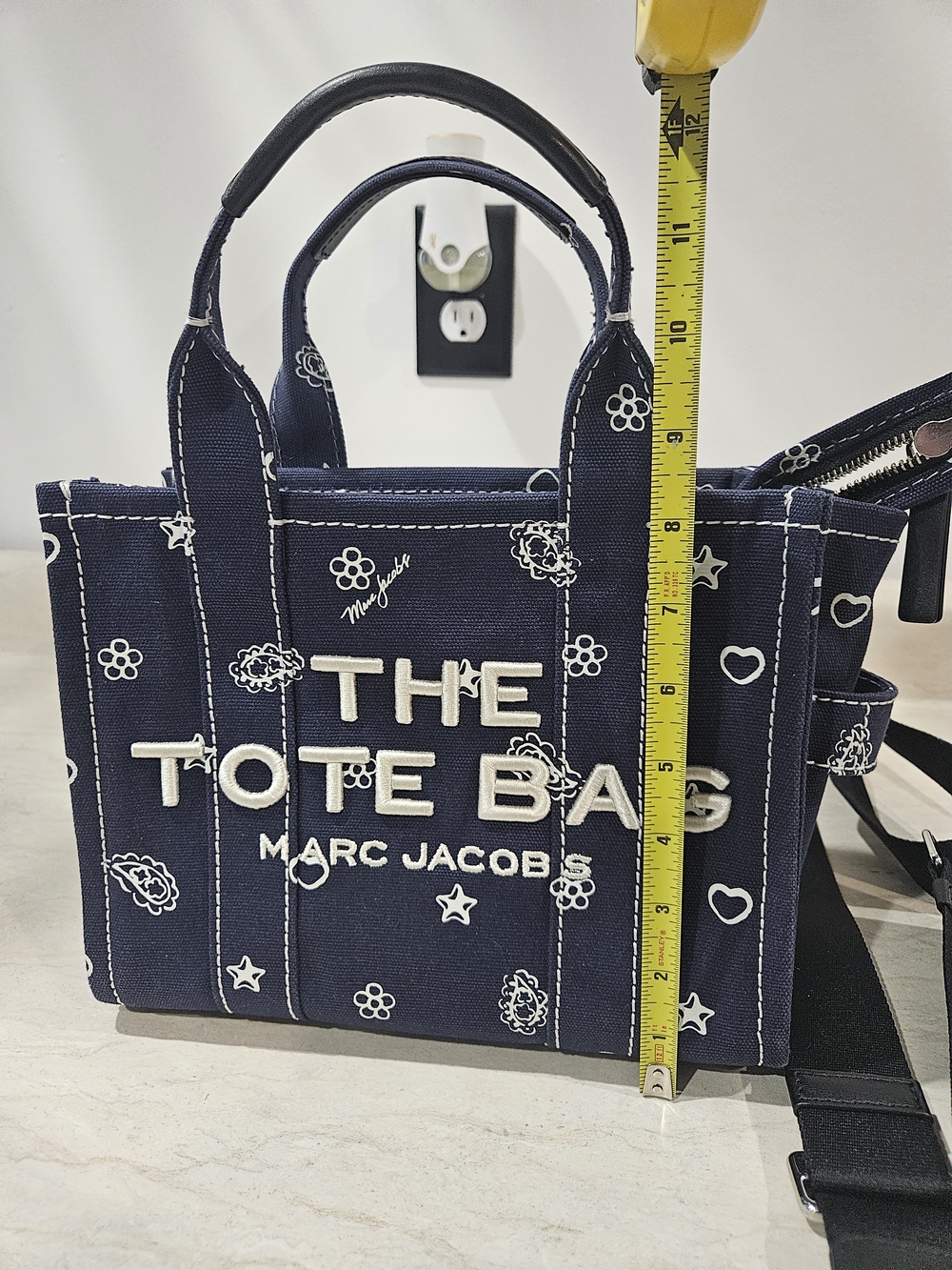 Marc Jacobs Small Tote - Picture 11 of 12